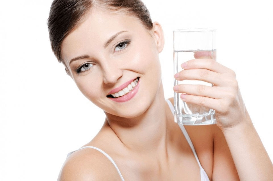 Uống 1,5 - 2 lit nước mỗi ngày