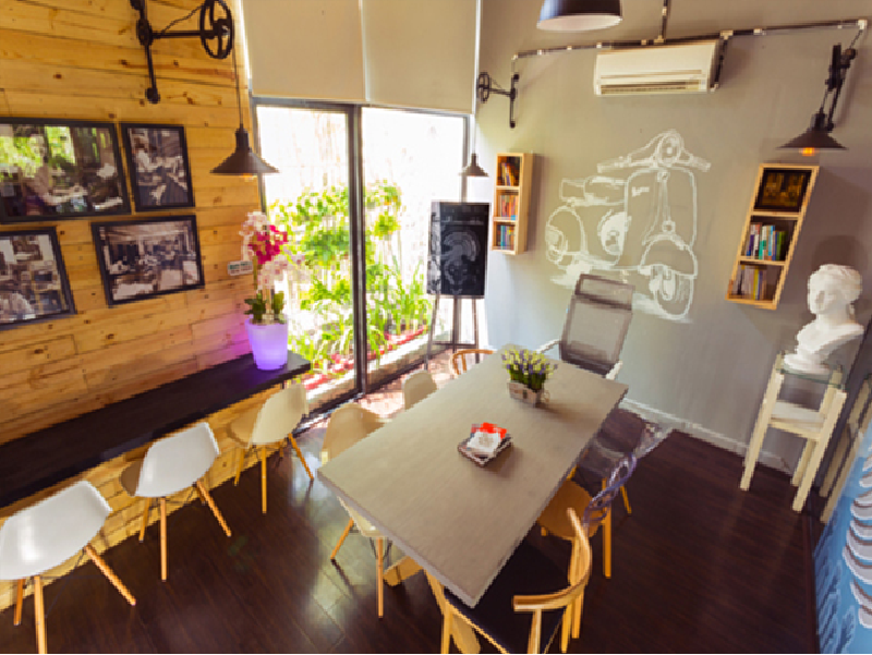 Review 20 quán cafe quận 10 đẹp giá rẻ: sân vườn, phòng lạnh, sang trọng