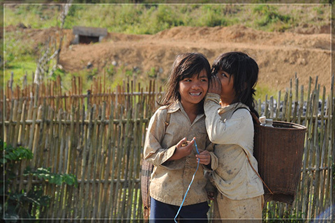 Ghi lại nụ cười trẻ thơ cùng Khoảnh khắc Việt Nam